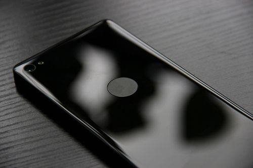 5G时代+陶瓷机身，信号传输更快速！