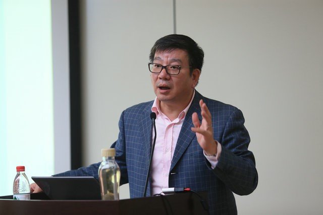 赵东元院士：我就是一个造孔之人