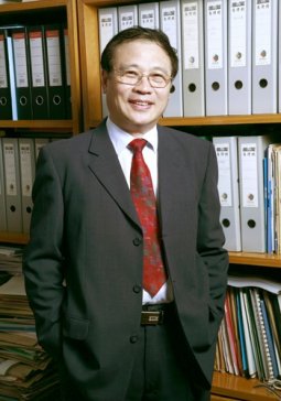 潜心科研不忘播种梦想——褚君浩院士的科普情怀