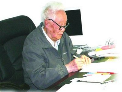 中国粉末冶金之父黄培云的“粉末人生”