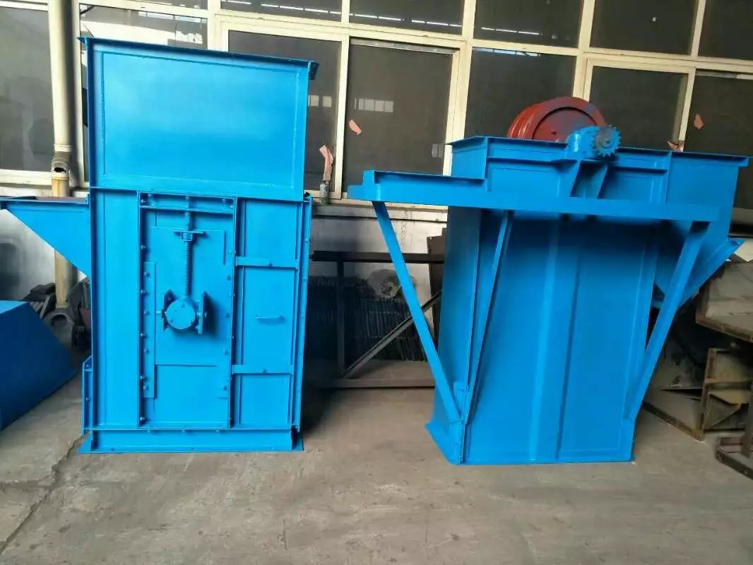 石英砂TD315皮带斗式提升机的图片