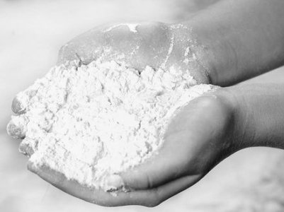 安全、高品质的滑石粉哪里找！看这里—龙广滑石