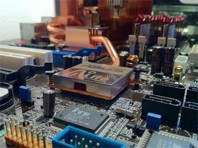 提价已在路上 订单排到年底！覆铜板迎高景气 龙头公司业绩爆发