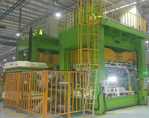 全自动汽车内外饰压机的图片