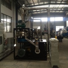 超细塑料磨粉机的图片