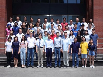 资源材料化工课题组——把矿产资源“点石成金”