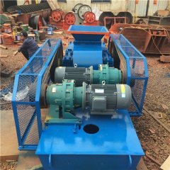 对辊破碎机的图片