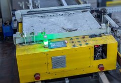 有轨穿梭车的图片