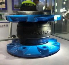 QT450型 球墨法兰橡胶接头的图片