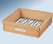 木制框架筛盘的图片