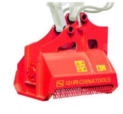 挖掘机割草机木材粉碎机的图片