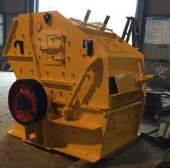 反击式破碎机的图片