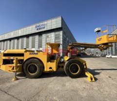 地下升降平台车的图片