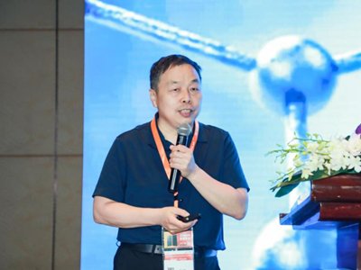 侯士峰: 耕耘十余载，引领石墨烯产业发展