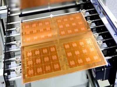 玻璃基板先进封装赛道“狂飙”，国内企业加速抢占新风口