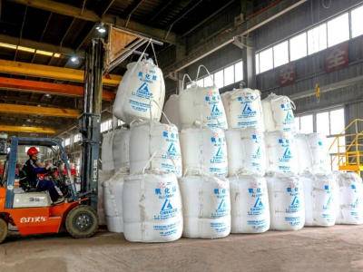 Na2O��������0.26%�������������ʵ����ͻ�ƣ�