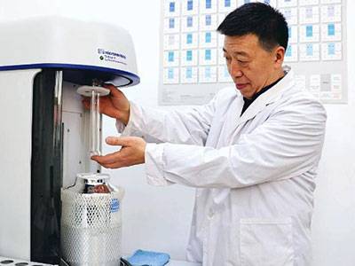 山西煤化所李开喜：三十载深耕炭材料 打破垄断筑就自主创新之路