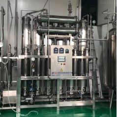 列管式多效蒸馏水机的图片