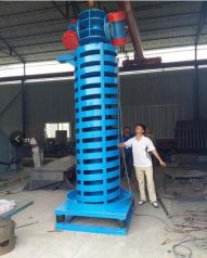 垂直提升机的图片