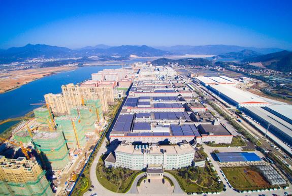 宁德时代上市以来首次跌停 上半年净利润下降近五成