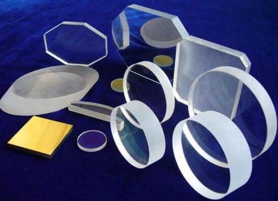 国产芯片巨头又被美国一剑封喉！半导体产业上游石英应用技术严重短板