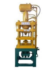 双向耐火砖液压机的图片