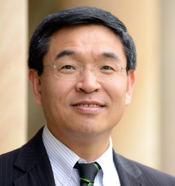 英国顶尖大学首任华裔校长、纳米领域科学家：逯高清