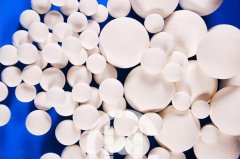 中铝惰性氧化铝瓷球的图片