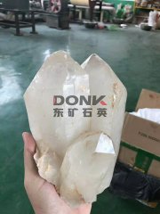 东矿贸易直供进口水晶石英矿的图片