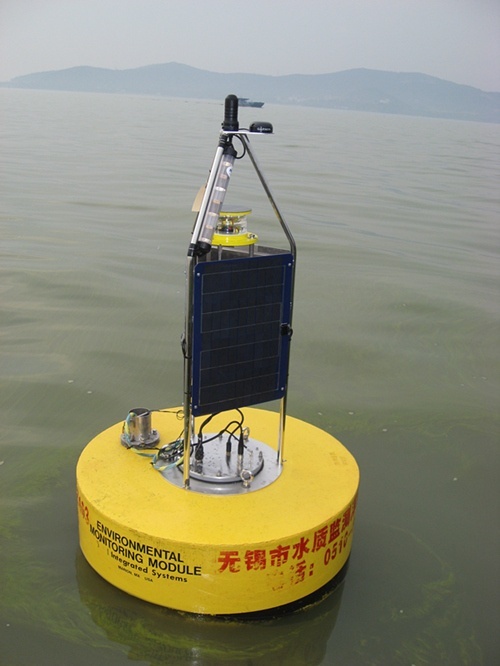 水质监测浮标系统的图片