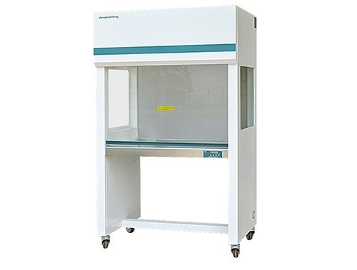 垂直净化工作台的图片