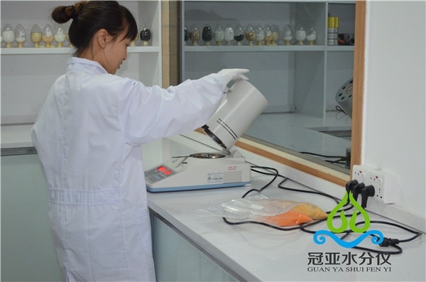 冠亚蛋白质饲料水分测定仪的图片