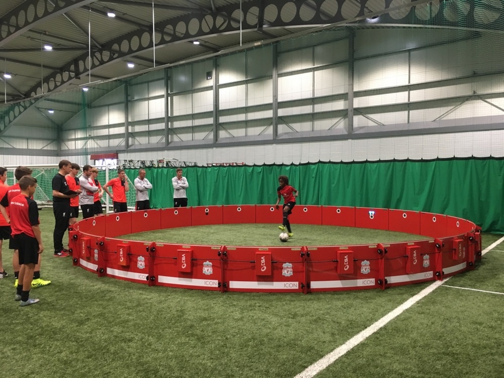 Elite Skills Arena喂球机的图片