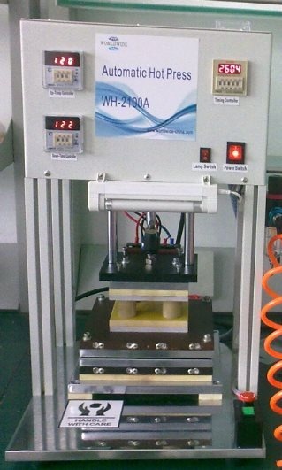 大面积电池热封机的图片