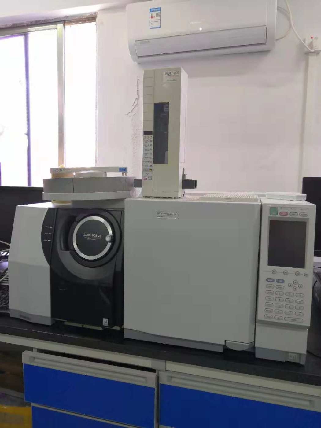 二手岛津GCMS-TQ8030三重四极杆气质联用仪的图片