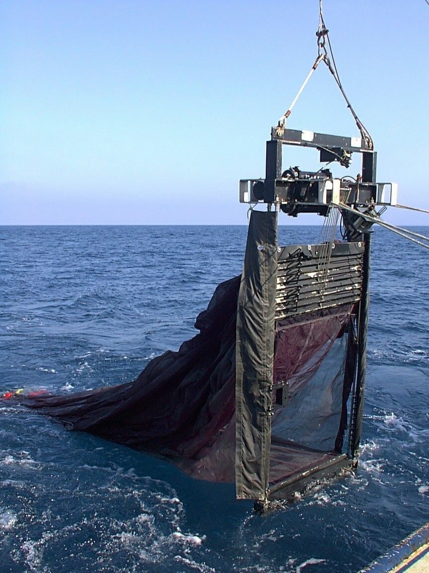 浮游生物环境连续采样网(Mocness)的图片