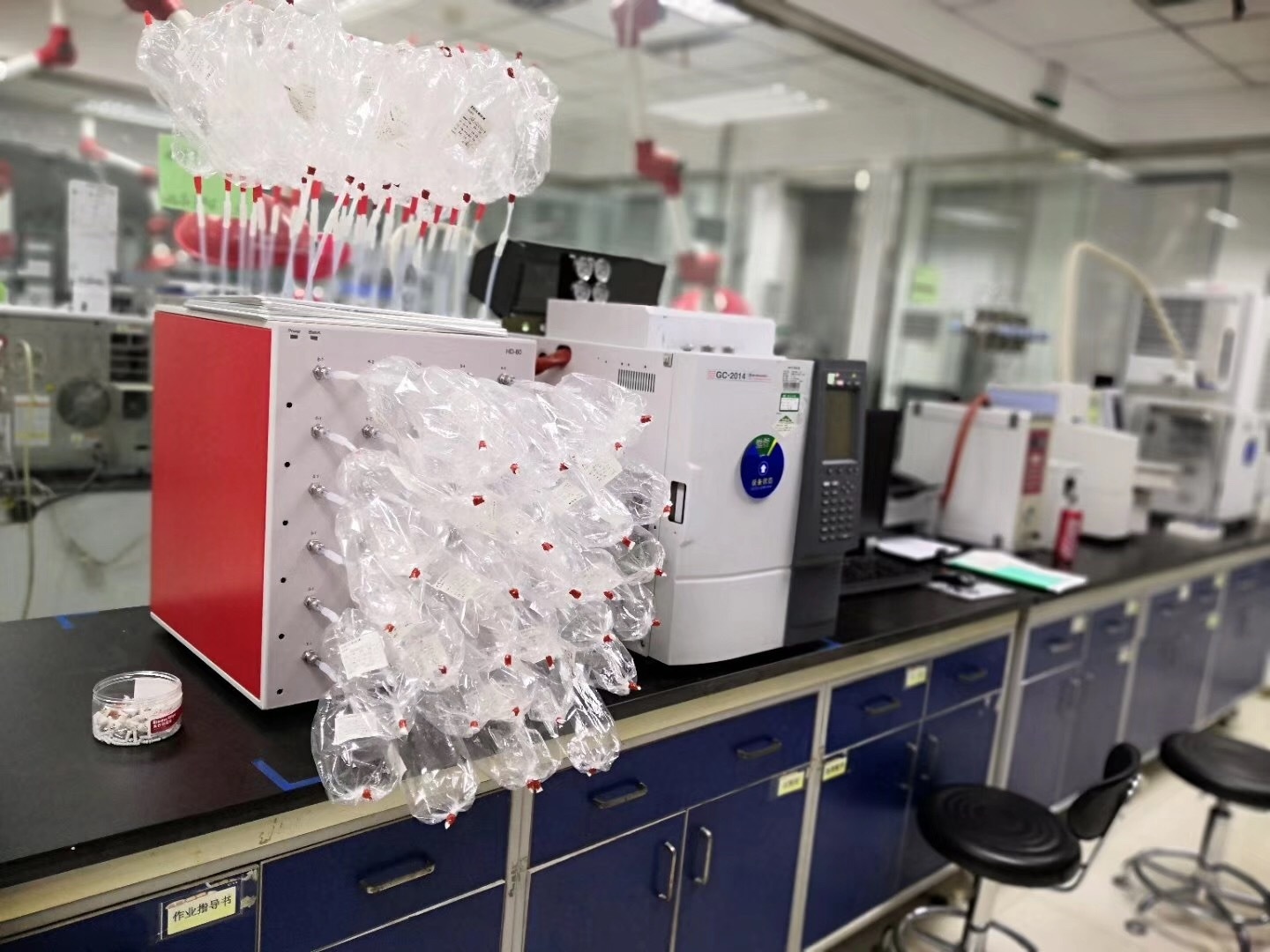 全自动气体进样器的图片