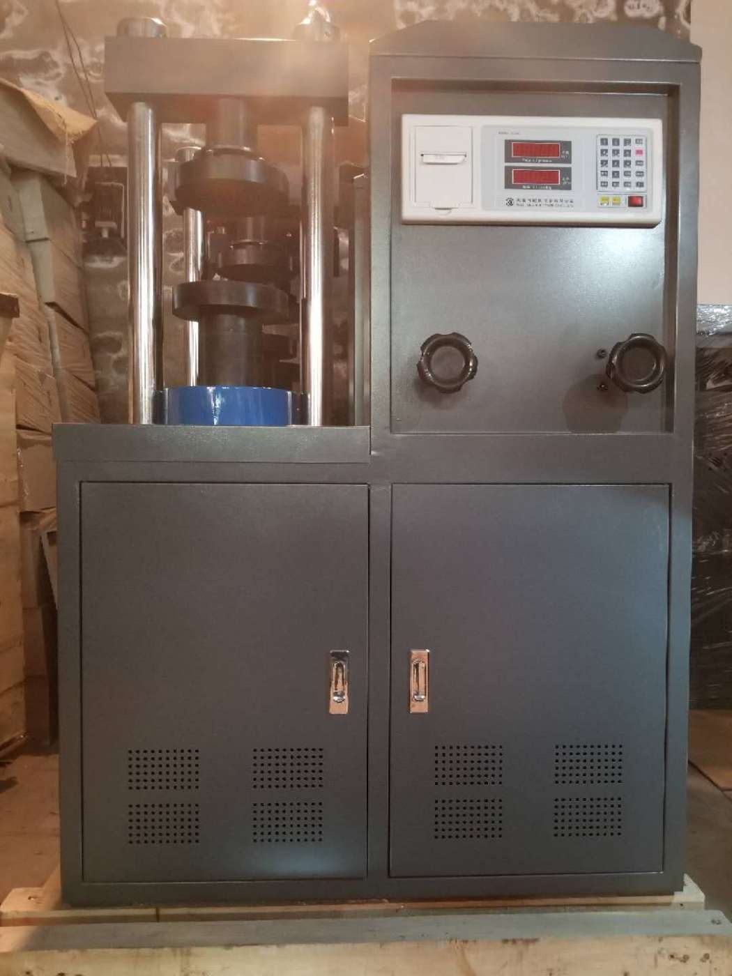 水泥压力试验机的图片