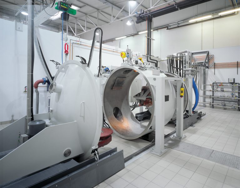 LEICOMELT 带有冷壁感应坩埚的图片