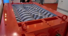 剪切式破碎机的图片