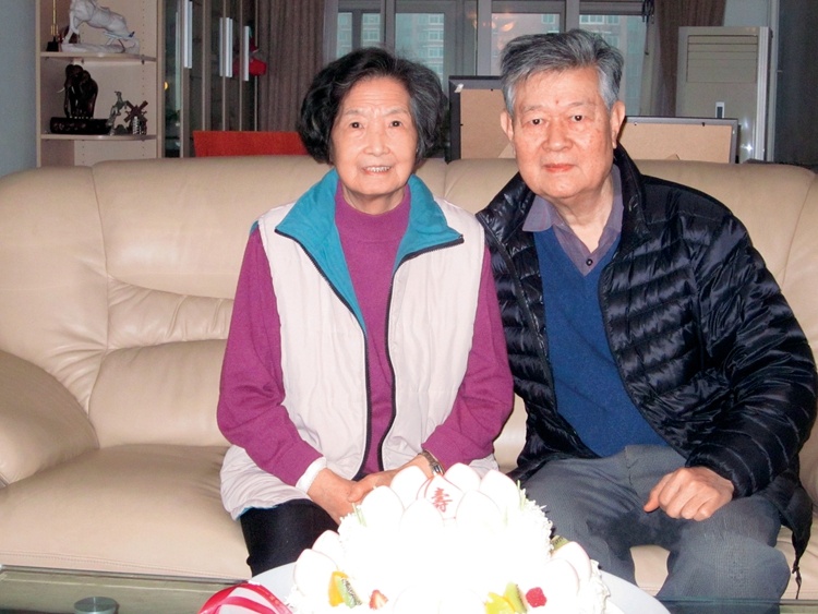 院士伉俪的“半导体人生”——王圩、吴德馨