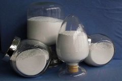 煅烧氧化铝的图片