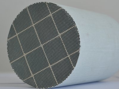 最严苛的国六排放标准来临，SiC质DPF成为柴油车的“救命稻草”