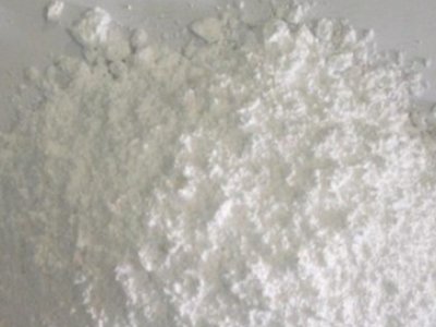 作为“电子陶瓷工业的支柱”，钛酸钡需要具备怎样的性能？