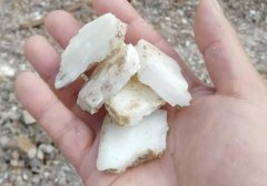 天然硫酸钡的图片