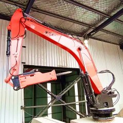 元征行矿山用固定式液压破碎机械工作臂的图片