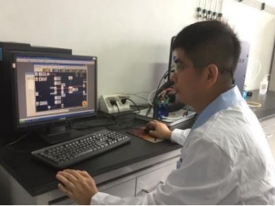 研制新能源电池材料，官轮辉直面经济主战场