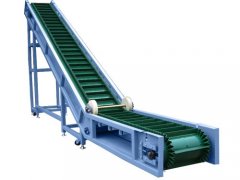 大倾角带式输送机的图片