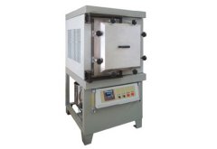 真空气氛中温箱式炉的图片