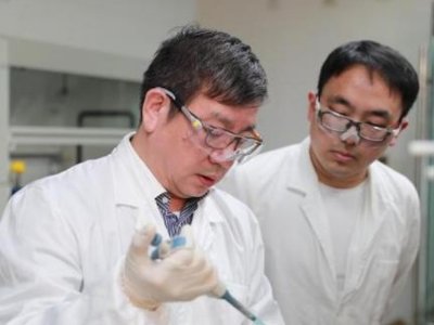 痴迷于“造孔”的赵东元院士